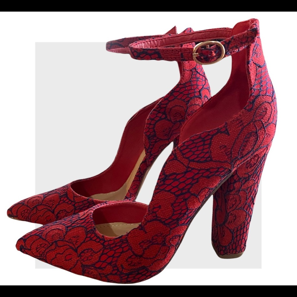 Red/Navy Lace Pump size 8